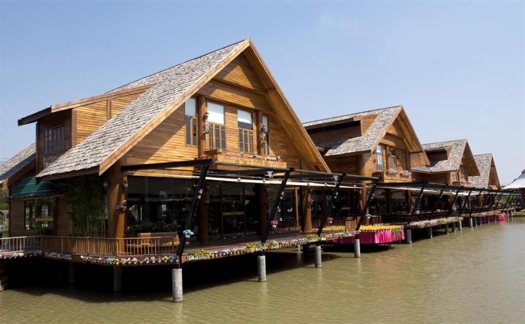 Hotel Le Cafe Royale Pattaya Esterno foto