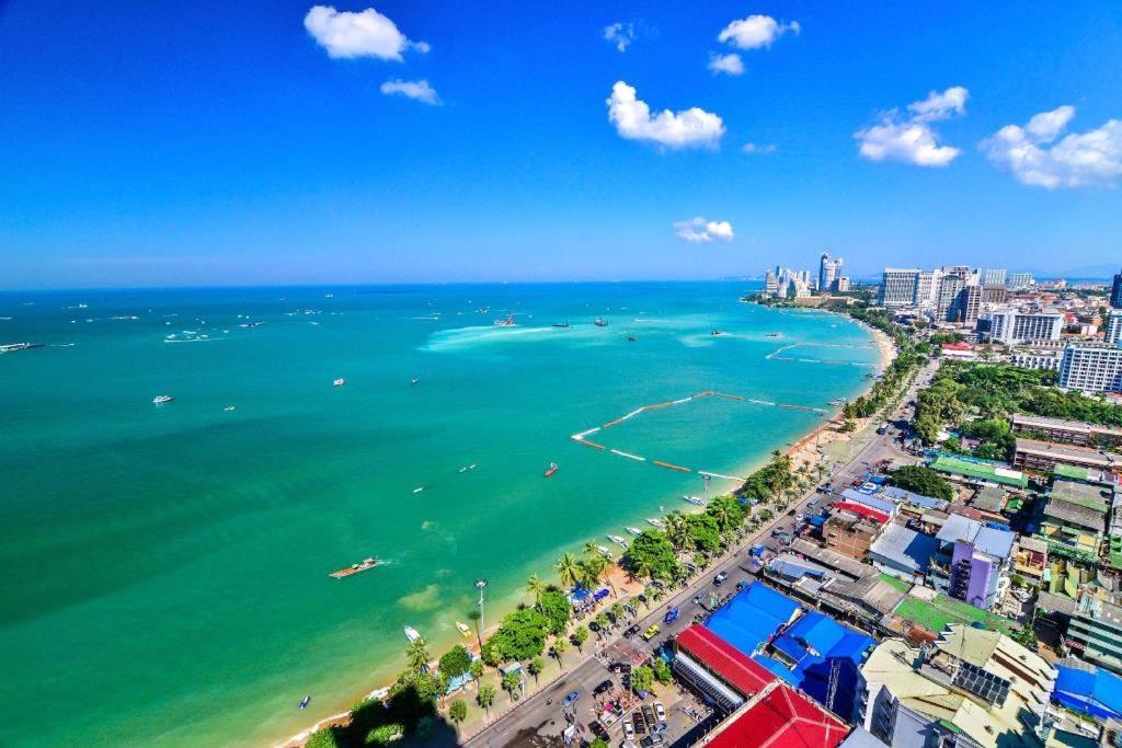 Hotel Le Cafe Royale Pattaya Esterno foto