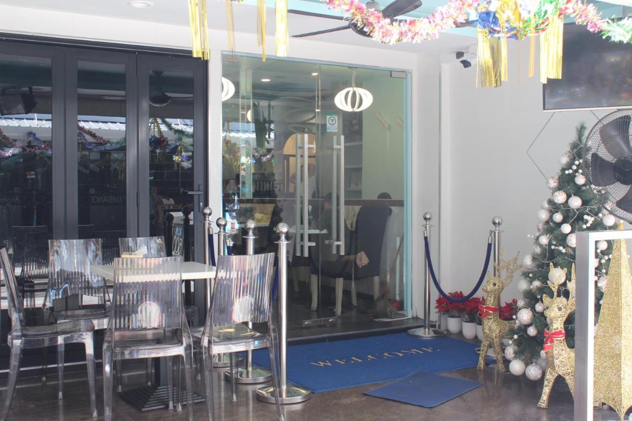 Hotel Le Cafe Royale Pattaya Esterno foto