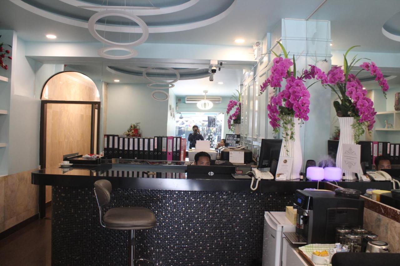 Hotel Le Cafe Royale Pattaya Esterno foto